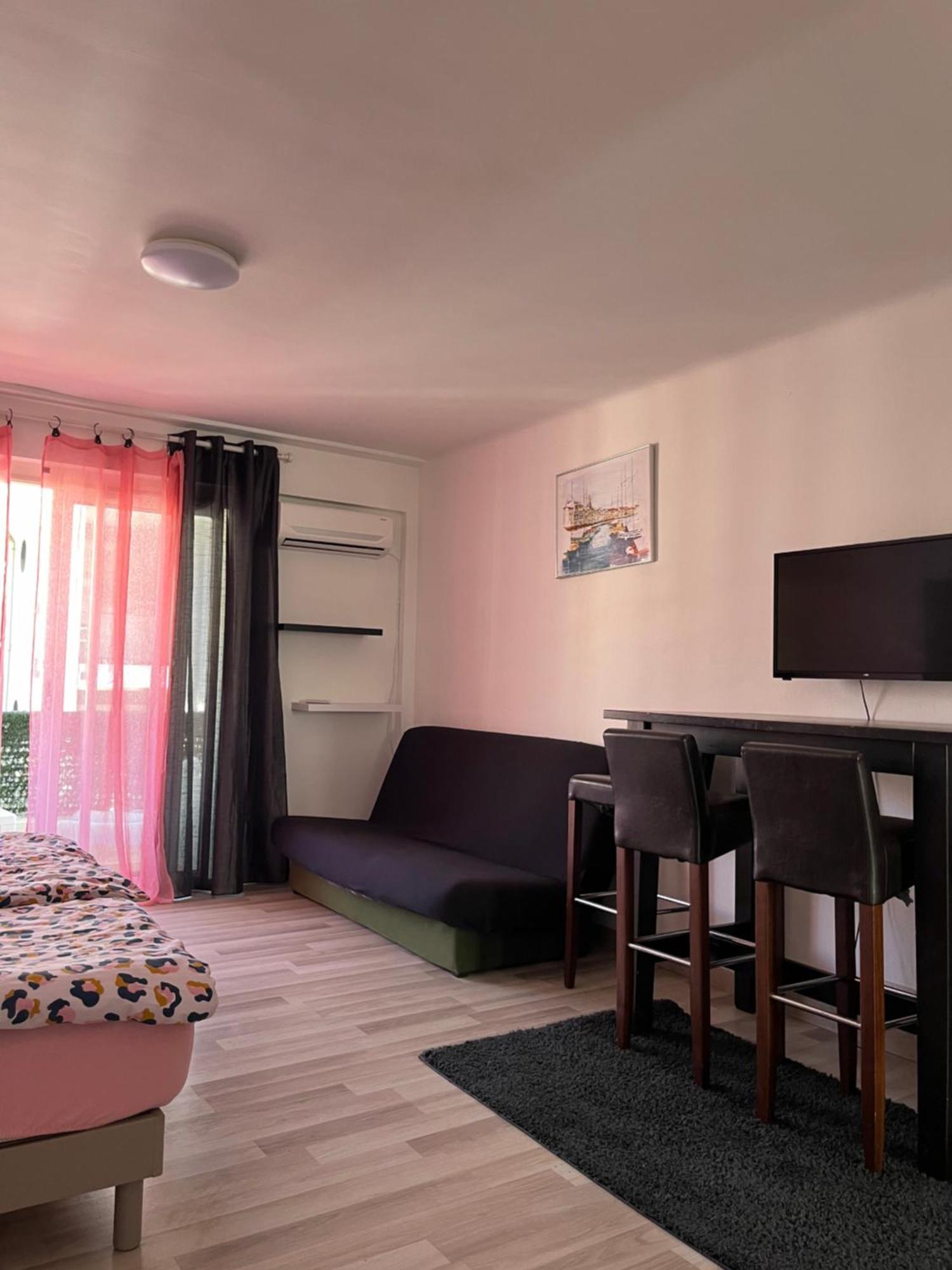 Studio Modern Apartment Кан Екстериор снимка