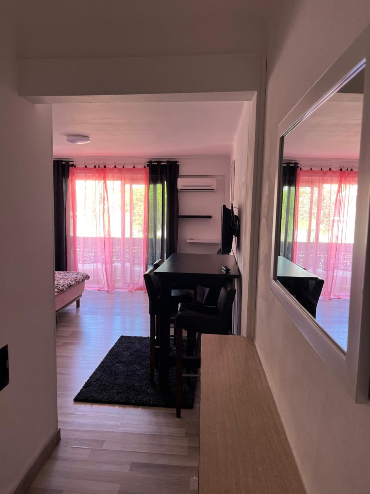 Studio Modern Apartment Кан Екстериор снимка